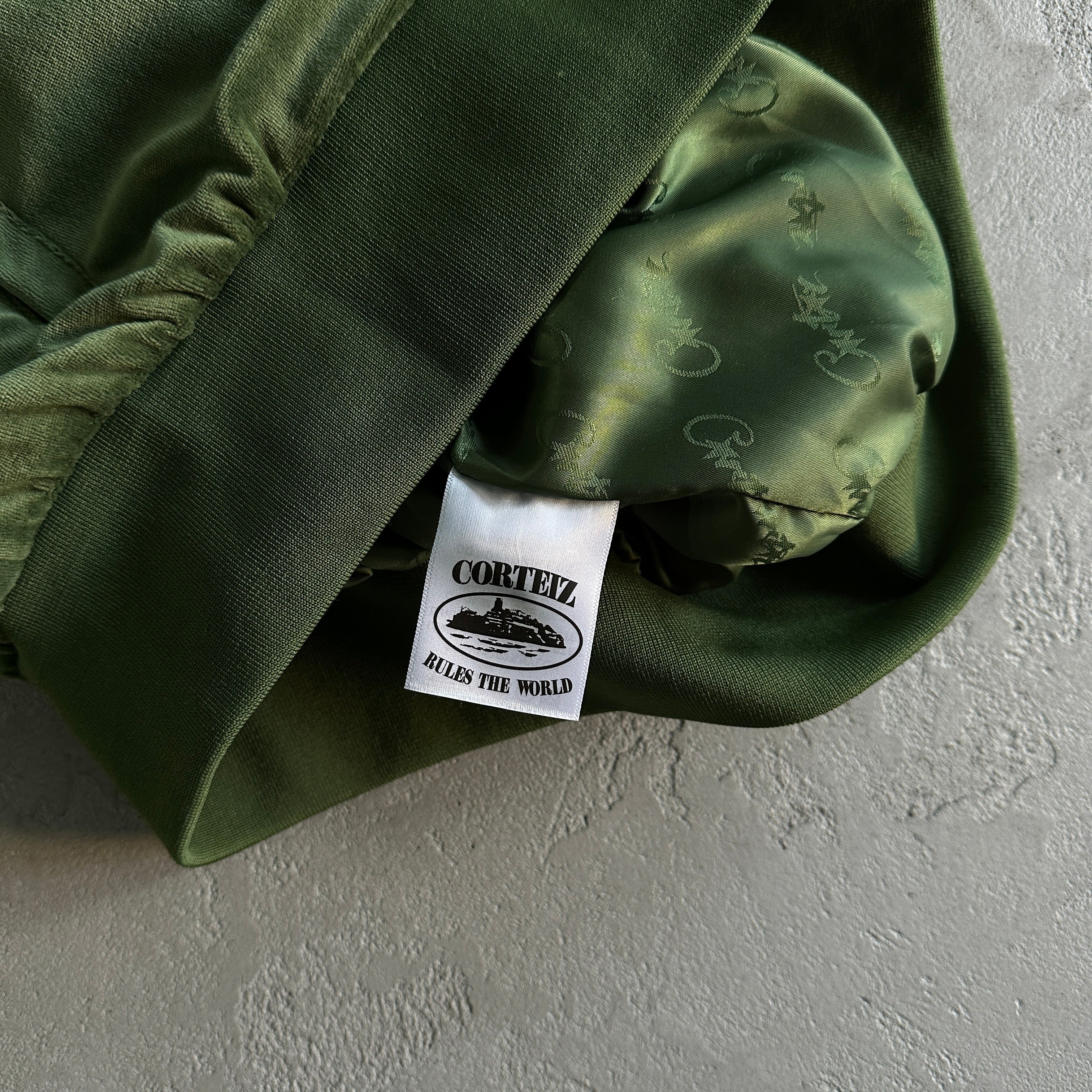 CORTEIZ VELOUR JACKET – GREEN